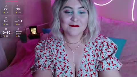 Snapshot of lulovia chatting on June 25, 2026, 10:36 pm lulovia online show from June 25, 2026, 10:36 pm