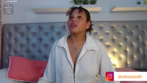 lulu_lovee_ online show from September 24, 2025, 3:21 am