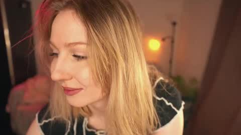 Snapshot of lulu_lovett chatting on January 28, 2025, 10:02 am lulu_lovett online show from January 28, 2025, 10:02 am