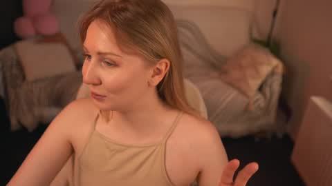 Snapshot of lulu_lovett chatting on February 19, 2025, 1:39 pm lulu_lovett online show from February 19, 2025, 1:39 pm