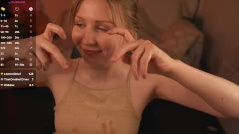 Snapshot of lulu_lovett chatting on February 19, 2025, 4:44 pm lulu_lovett online show from February 19, 2025, 4:44 pm