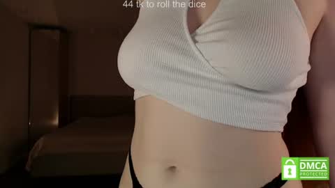 Snapshot of lulu_moons chatting on June 15, 2026, 5:04 pm Lulu online show from June 15, 2026, 5:04 pm