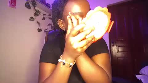 lulu_sparks1 online show from October 22, 2025, 7:08 am