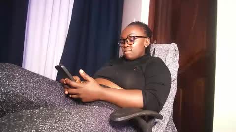 Snapshot of lulu_sparks1 chatting on May 2, 2026, 5:23 am lulu_sparks1 online show from May 2, 2026, 5:23 am