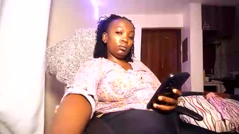 Snapshot of lulu_sparks1 chatting on June 8, 2026, 5:19 am lulu_sparks1 online show from June 8, 2026, 5:19 am