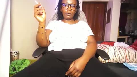 Snapshot of lulu_sparks1 chatting on June 10, 2026, 6:12 am lulu_sparks1 online show from June 10, 2026, 6:12 am