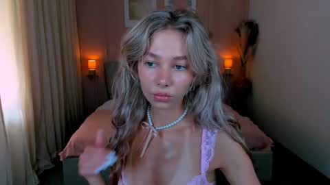 Snapshot of lulualise chatting on May 17, 2026, 1:18 pm Alise online show from May 17, 2026, 1:18 pm