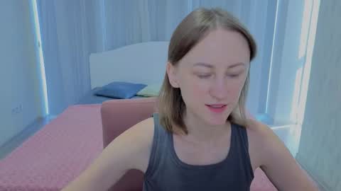 Lily online show from September 19, 2025, 9:32 am