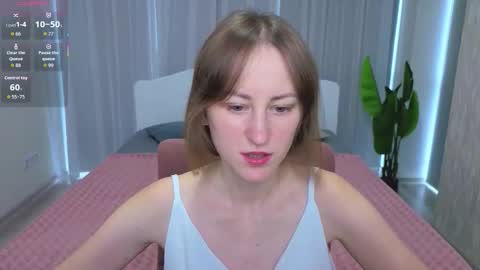 Lily online show from October 4, 2025, 9:40 am
