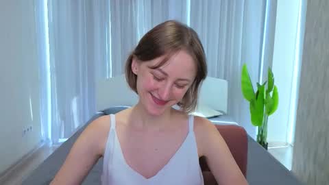 Lily online show from October 5, 2025, 10:46 am