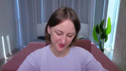 Lily online show from October 16, 2025, 9:54 am