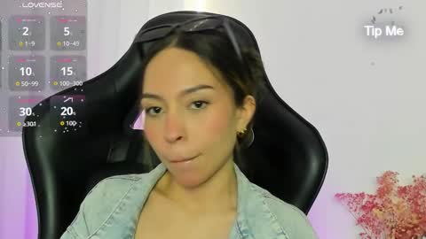 luluuberry online show from December 16, 2025, 6:46 pm