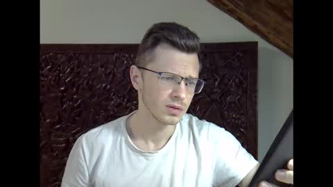 Andrew independent model 2000-0000 CET daily online show from February 9, 2026, 9:30 pm