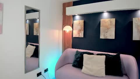 Snapshot of lumiernova chatting on June 10, 2026, 8:19 pm Lumier online show from June 10, 2026, 8:19 pm