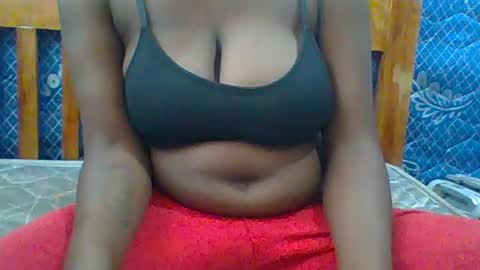 Snapshot of luminous_lust254 chatting on July 11, 2026, 8:39 am luminous_lust254 online show from July 11, 2026, 8:39 am