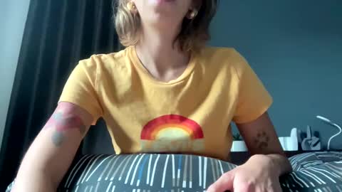 Luna online show from December 6, 2024, 3:52 am