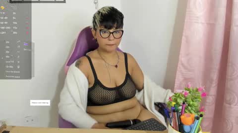 Snapshot of luna__cute chatting on October 15, 2025, 11:27 pm Luna online show from October 15, 2025, 11:27 pm