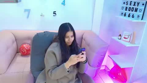 Luna And Titan  online show from February 12, 2026, 3:45 am