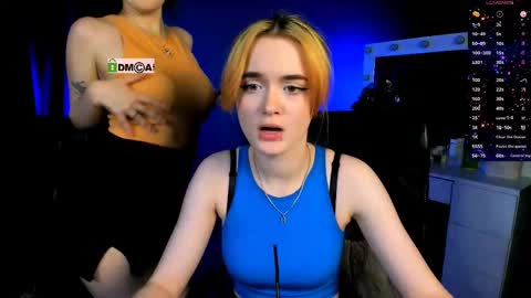 luna_berryy online show from February 14, 2025, 12:41 am