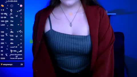 luna_berryy online show from November 21, 2025, 9:13 pm