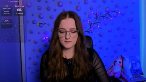 luna_berryy online show from January 7, 2026, 8:22 pm