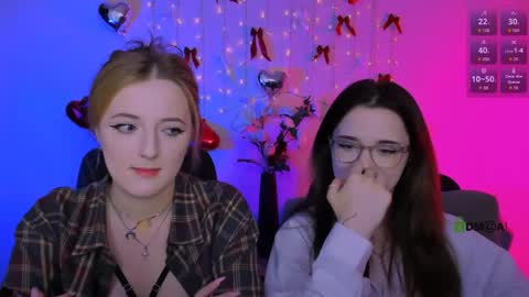 luna_berryy online show from April 18, 2026, 6:56 pm