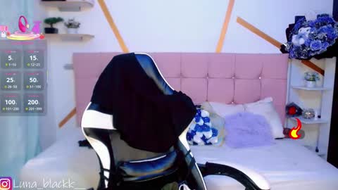 Luna online show from November 8, 2025, 9:13 pm