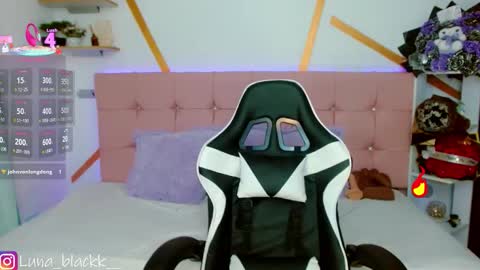 Luna online show from December 22, 2025, 9:34 pm