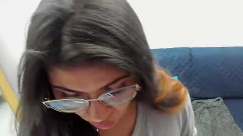 luna  online show from February 3, 2025, 3:06 pm