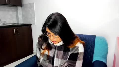 luna  online show from February 18, 2025, 11:22 am