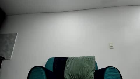 luna  online show from February 18, 2025, 2:27 pm