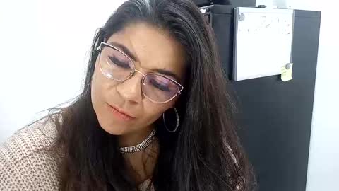 luna  online show from September 10, 2025, 2:39 pm