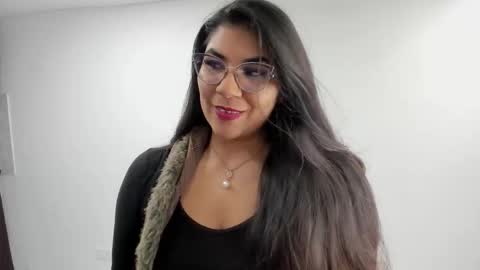 luna  online show from October 2, 2025, 6:15 pm