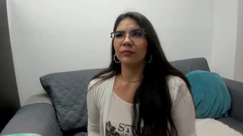 luna  online show from November 21, 2025, 11:20 am