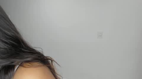 luna  online show from March 15, 2026, 11:05 am