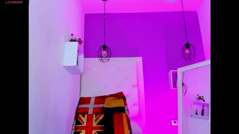 Luna online show from February 6, 2026, 8:01 pm