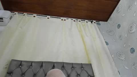 Luna Eva online show from January 29, 2025, 6:07 pm