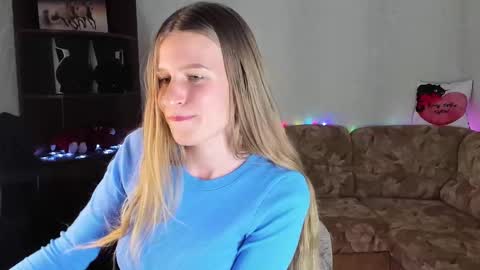 Snapshot of luna_evan chatting on December 9, 2024, 3:54 pm luna_evan online show from December 9, 2024, 3:54 pm