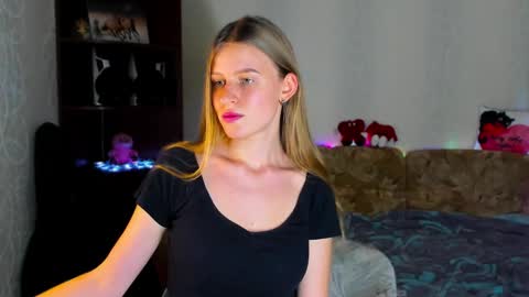 Snapshot of luna_evan chatting on January 21, 2025, 2:15 pm luna_evan online show from January 21, 2025, 2:15 pm