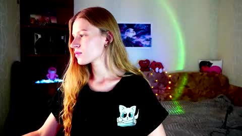 Snapshot of luna_evan chatting on October 6, 2025, 10:12 am luna_evan online show from October 6, 2025, 10:12 am