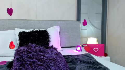 Snapshot of luna_fioree chatting on February 20, 2025, 9:20 pm  Luna Fioree  online show from February 20, 2025, 9:20 pm