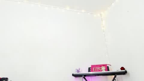 Snapshot of luna_fioree chatting on September 26, 2025, 2:32 pm  Luna Fioree  online show from September 26, 2025, 2:32 pm
