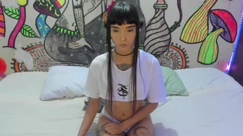 luna_gc online show from December 17, 2024, 3:06 pm