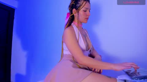 luna_hazard online show from December 9, 2024, 4:01 am