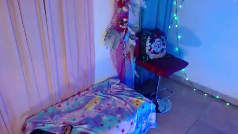 luna_hazard online show from December 2, 2025, 2:17 am
