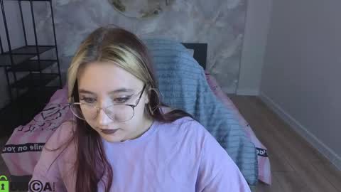 Luna Host online show from April 14, 2026, 1:44 am