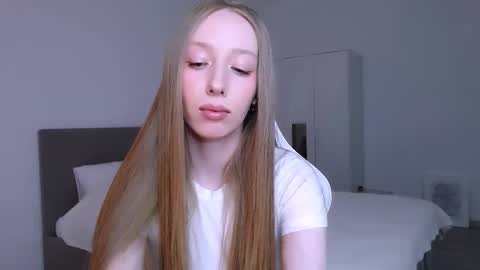 Luna online show from February 21, 2026, 9:27 pm