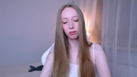 Luna online show from April 10, 2026, 10:47 pm