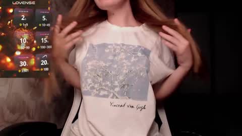 Luna online show from December 3, 2024, 1:43 pm