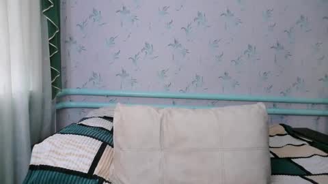 luna_lure11 online show from November 6, 2025, 9:21 am